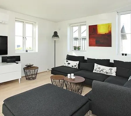 Three-bedroom Holiday In 24 Holiday home *